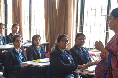 DUTA Calls for One-time Regulation to Absorb Temporary Teachers