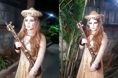 Rakhi Sawant Dresses up as Deepika Padukone's Mastani in Search of Husband