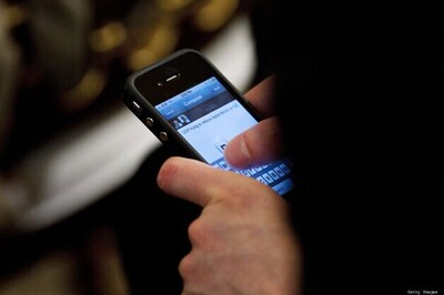 Canadians now spend less time on mobile devices