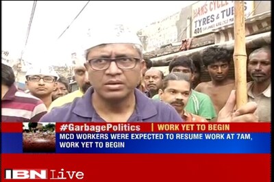 Delhi's stinking problem likely to end; AAP, BJP indulge in 'garbage' politics as MCD workers end strike