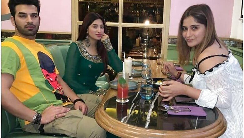 Bigg Boss 13's Paras Chhabra, Mahira Sharma and Arti Singh Reunite Over Dinner, See Fun-filled Pics