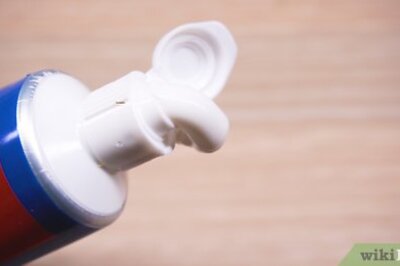 How to Clean Shoes with Toothpaste