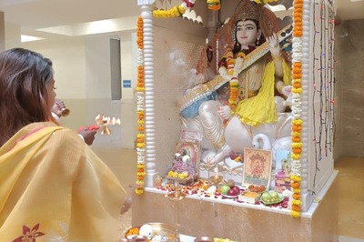 Saraswati Puja 2024: 10 Inspiring Messages and Motivational Quotes for Students on Basant Panchami