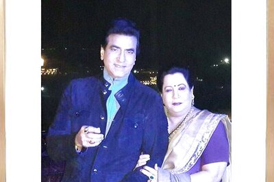 Tusshar Kapoor's Message for Parents on Their Anniversary: Your Love Taught Me How to Be Superb Dad