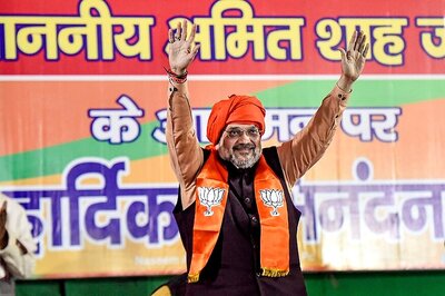 Come and Pull My Ears if BJP Does Not Make Delhi World-class City: Amit Shah at Poll Rally