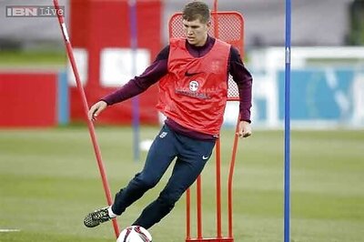 Rio Ferdinand advises Stones to choose United over Chelsea