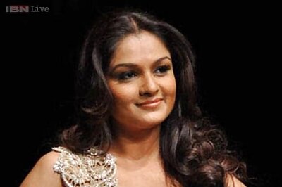 'Ugly' actress Tejaswini Kolhapure welcomes baby girl