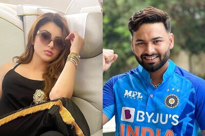 Urvashi Rautela Arrives in Australia Ahead of T20 World Cup, Fans Tag Rishabh Pant on Her Pics