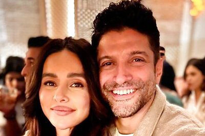 Shibani Dandekar And Farhan Akhtar Set Couple Goals With This Adorable Click, Check It Out