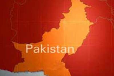 Car bomb blast kills 10 in northwest Pakistan