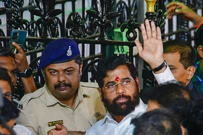 Scuffle Breaks Out Between Shiv Sena Factions at Thackeray Memorial, Shinde Slams 'Attempt to Disrupt Peace'