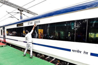 'Sold Out for 2 Weeks': Train 18 aka Vande Bharat Express Begins Commercial Run Day After Breakdown
