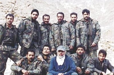 Suniel Shetty Shares Photo From The Film LOC: Kargil, Can You Identify These Actors?