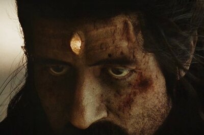 Watch: Amitabh Bachchan’s Sunday Ritual Outside Jalsa Is Pure Magic