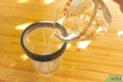 How to Make a Homemade Bubble Mixture (With and Without Glycerin)