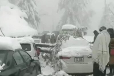 At Least 21, Including 9 Children, Freeze To Death In Their Vehicles Due To Snowstorm In Pakistan