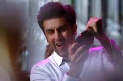 Watch Ranbir Kapoor, Deepika in 'Badtameez dil'