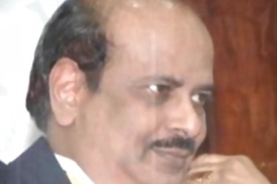 Justice Dinakaran attends court, lawyers mull boycott