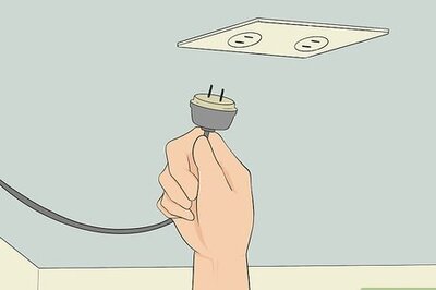 How to Open a Garage Door Without Power