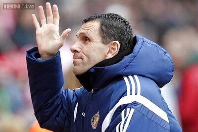 Dick Advocaat replaces Gus Poyet as coach at Sunderland