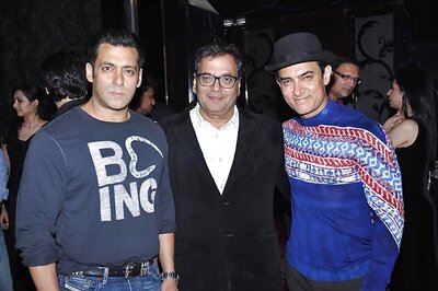Fashion Watch: Aamir Khan brings back the hat at Subhash Ghai's party