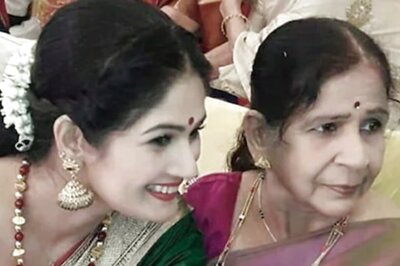 'I Will Miss You': Actress Resham Tipnis’ Emotional Note On Mother's Passing