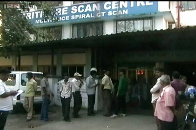 Maharashtra: Women pushed off local train by chain snatcher in Turbhe