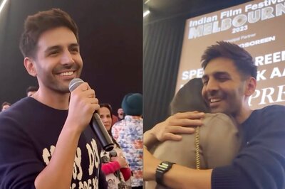 Kartik Aaryan Blushes As Fan Proposes Him For Marriage, Says ‘Mummy Se Pooch Ke Batata Hu’