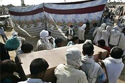 Gurjars cut off Rajasthan; 50,000 people stranded