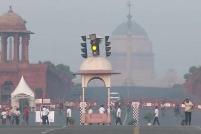 Delhi Records a Minimum of 8.3 Degrees Celsius; AQI Remains 'Moderate'