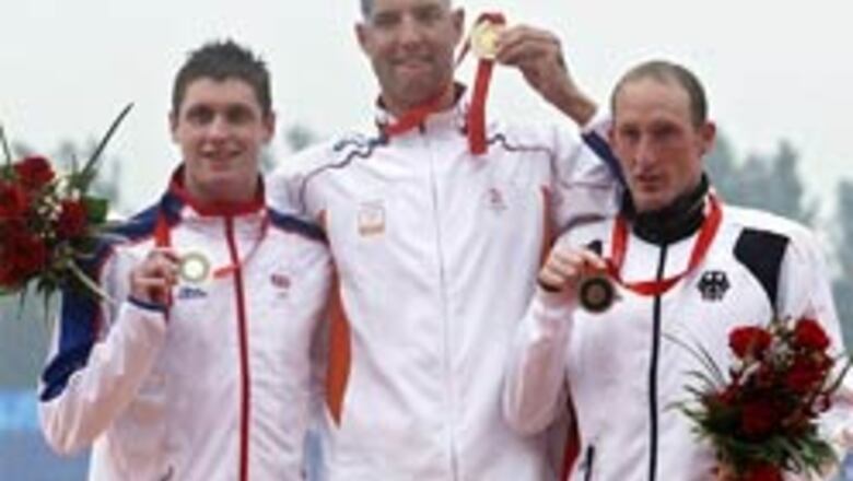 Van der Weijden swims to 10km marathon gold