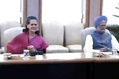 Left presents roadmap for UPA govt