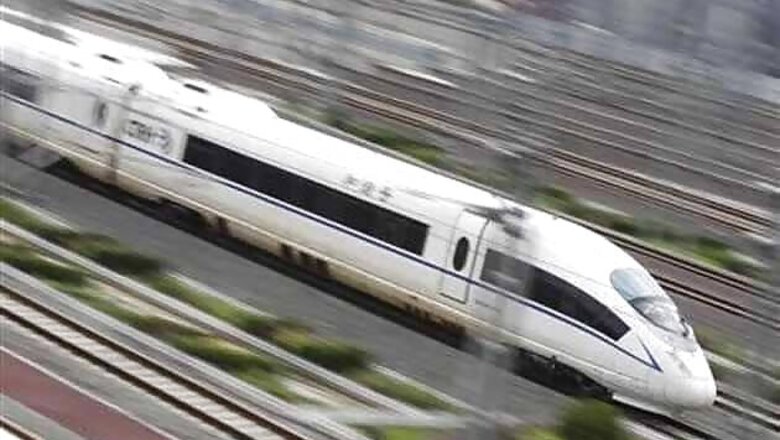 This train can run at 3,000 km an hour