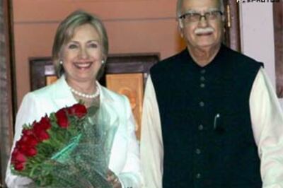 Hillary, Advani discuss Indo-US relations, Pak
