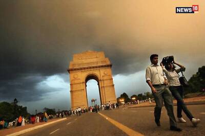 New Delhi Hosts Highest Number of Foreign Tourists in November, Most of Them from Bangladesh