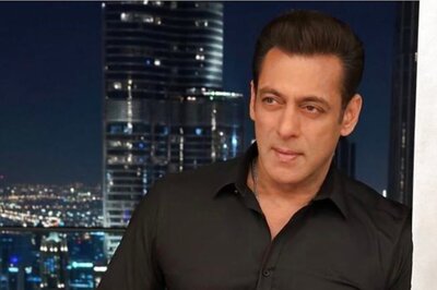 Salman Khan Jokes With Fan In Dubai In Viral Video; Says 'Apki Patni hain? Meri Nehi Hain...'