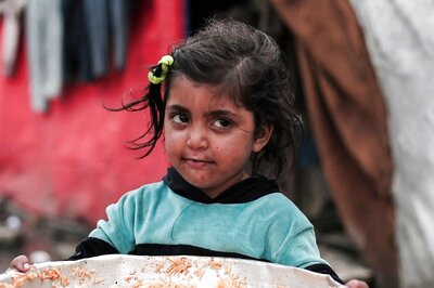 Starved Palestinians in Gaza Eat Horses, Scraps and Leaves