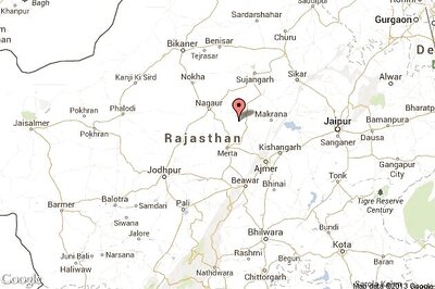 Two persons killed as lightning strikes them