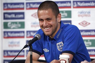 Liverpool signs Joe Cole on 4-year deal