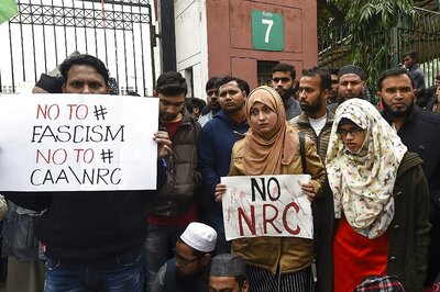 Jamia Violence: Delhi Police Serves Notices on 10 Students, Asks Them to Appear for Questioning