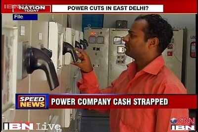 AAP warns discoms, says will cancel licence, if power supply is cut