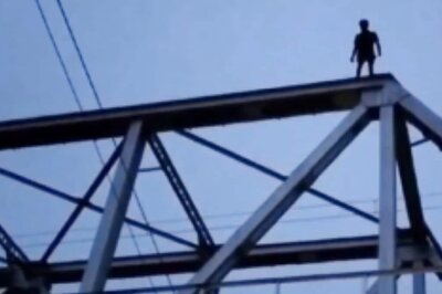 Bengal Man Halts Train For 3 Hours Demanding iPhone, Falls Into River During Rescue