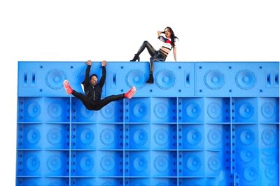 Laxmmi Bomb Stars Akshay Kumar, Kiara Advani Tease Mad Entertainment with 'Burj Khalifa' Song Still