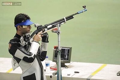 Abhinav Bindra draws blank on tough opening day at World Championships