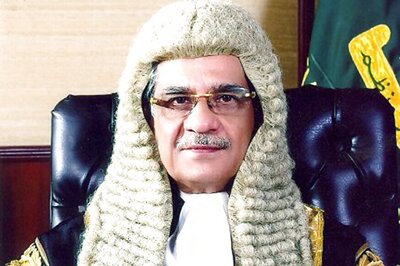 Pakistan's Chief Justice Faces Women's Ire on 'Skirt' Analogy