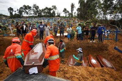 Contamination Fears Rise in Brazil as Coronavirus Surge Leads to Coffin Shortage, Morgue Chaos