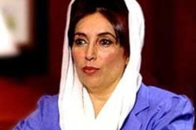 Bhutto in touch with Musharraf: Pak Min