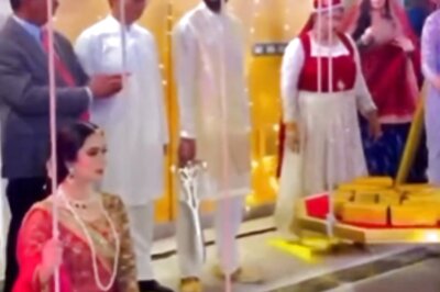 It's Pakistani Bride Vs Gold Bricks, Guess The Final Result
