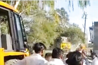 BJP Leader Pours Petrol on Anti-Encroachment Staff in MP Town, Terrified Staffers Run to Police Station