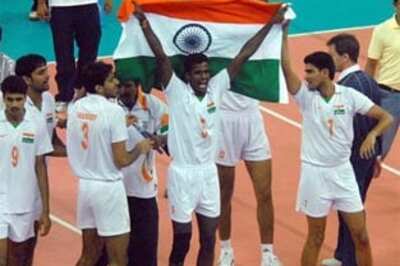 Karnataka beat TN, retain volleyball title